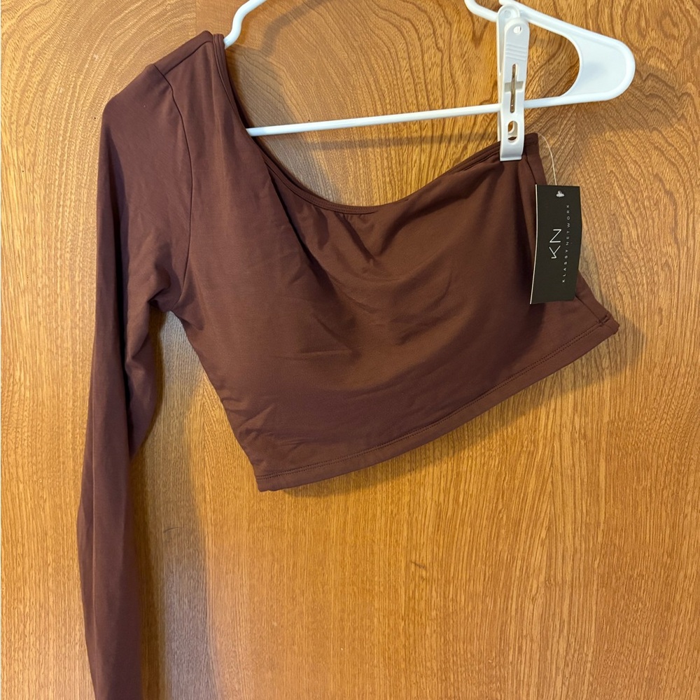 NWT Built-In Bra One Shoulder Crop Top